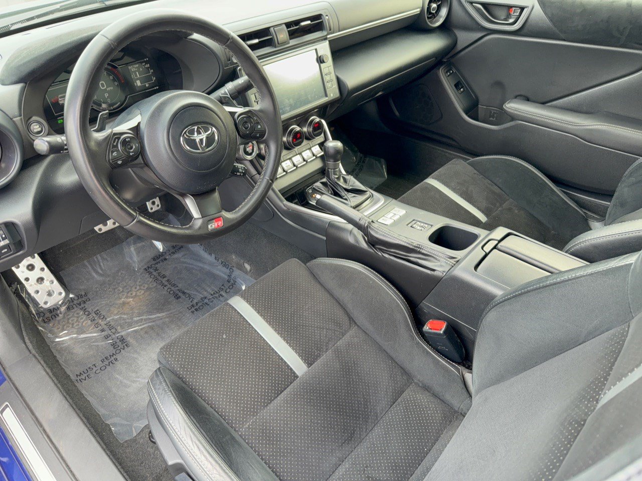 Used 2023 Toyota GR86 Premium w/ ALL Weather Mat Package (TMS) RWD image 4