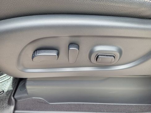 Used 2021 Nissan Titan SL AWD/4WD image 17