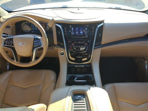 Used 2020 Cadillac Escalade Platinum image 13