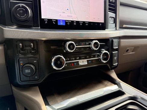 Used 2025 Ford F450 Platinum w/ Platinum Plus Package image 32