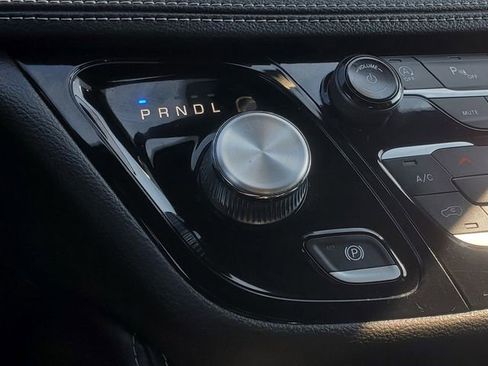 Used 2023 Chrysler Pacifica Limited w/ S Appearance Package image 26