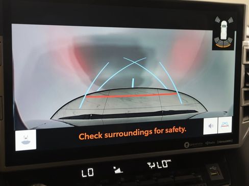 Used 2023 Toyota Tundra Limited image 10