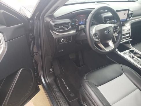 Used 2023 Ford Explorer XLT w/ Equipment Group 202A AWD/4WD image 12