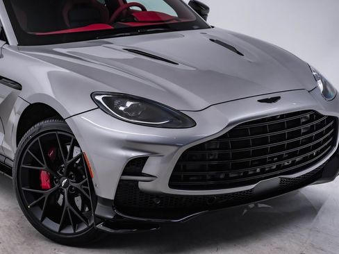 New 2025 Aston Martin DBX 707 image 4