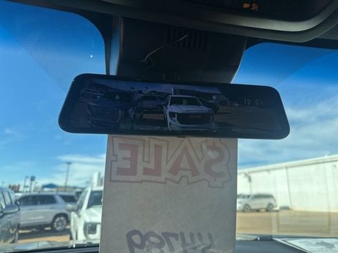 Used 2023 GMC Yukon XL SLT w/ SLT Premium Package image 18