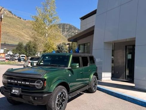 Used 2023 Ford Bronco Outer Banks AWD/4WD image 3