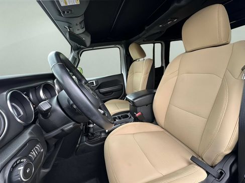 Used 2021 Jeep Wrangler Unlimited Sport AWD/4WD image 9