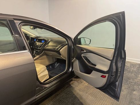 Used 2012 Ford Focus SEL FWD image 23