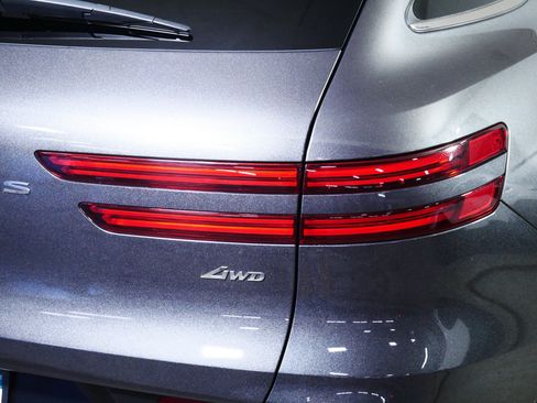 Used 2023 Genesis GV70 2.5T w/ Sport Prestige Package AWD/4WD image 17