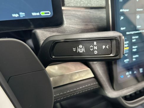 Used 2022 Rivian R1T Adventure image 22