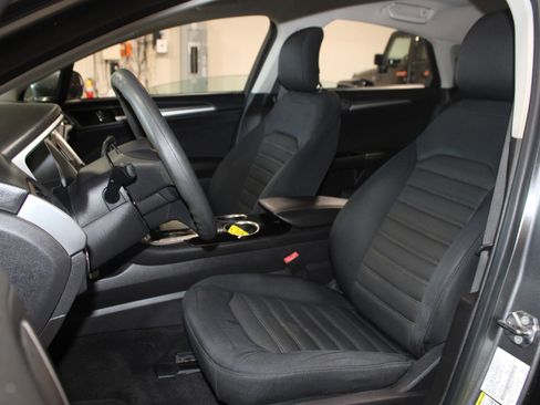 Used 2013 Ford Fusion SE image 19