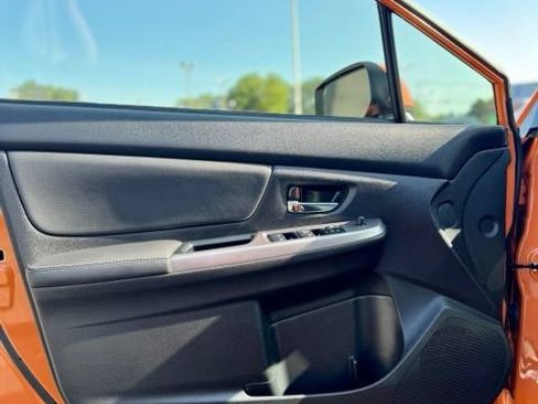 Used 2015 Subaru Crosstrek 2.0i Limited AWD/4WD image 8