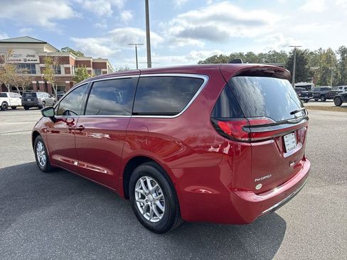 New 2026 Chrysler Pacifica Select FWD image 5