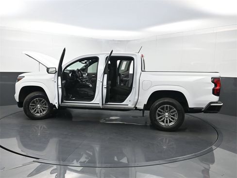 Used 2024 Chevrolet Colorado LT w/ LT Convenience Package image 35