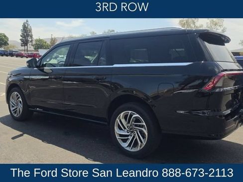Used 2025 Lincoln Navigator L Reserve AWD/4WD image 7