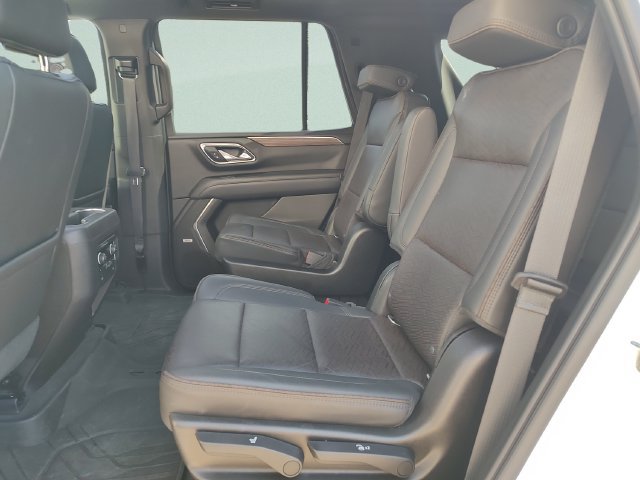 Used 2021 Chevrolet Tahoe High Country w/ Premium Package AWD/4WD image 28