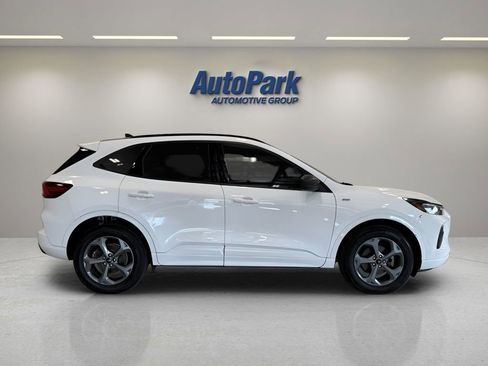 Used 2023 Ford Escape ST-Line w/ Tech Pack #1 AWD/4WD image 8