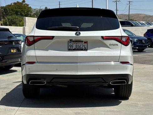 Certified 2023 Acura MDX FWD w/ Technology Package image 9