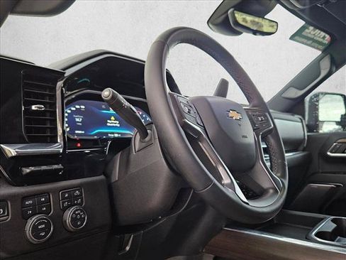 Used 2024 Chevrolet Silverado 2500 High Country w/ Technology Package AWD/4WD image 9