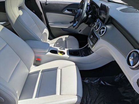 Used 2018 Mercedes-Benz CLA 250 image 20