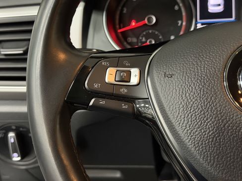 Used 2019 Volkswagen Atlas SE w/ Panoramic Sunroof Package image 24