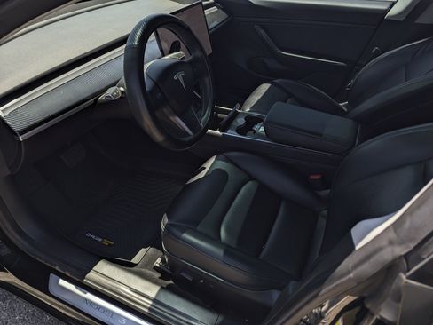 Used 2019 Tesla Model 3 Mid Range RWD image 9