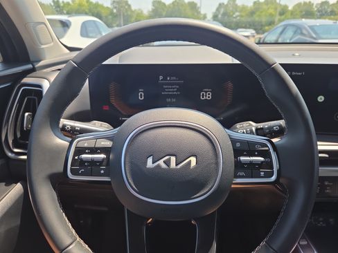 Used 2024 Kia Sorento S FWD image 11