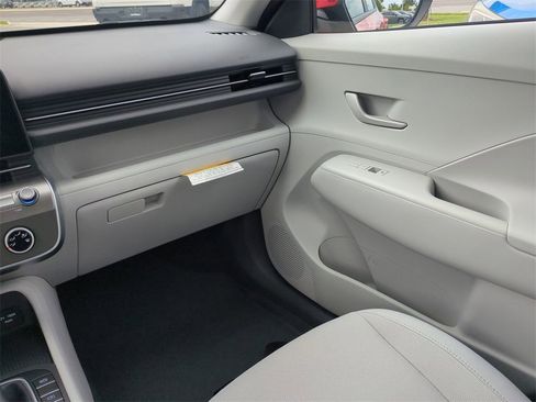 New 2026 Hyundai Kona SE image 19