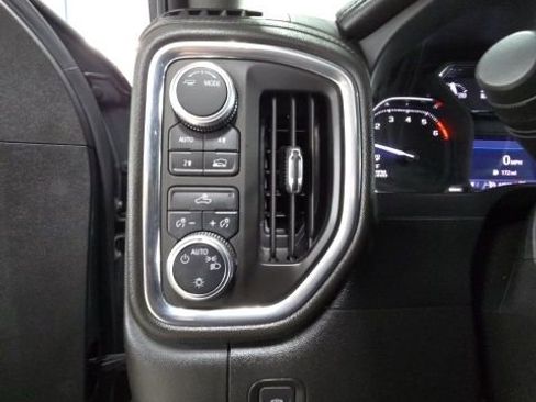 Used 2020 GMC Sierra 1500 SLE w/ SLE Value Package image 23