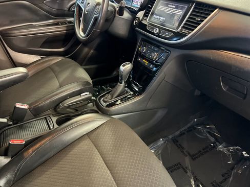 Used 2019 Buick Encore Preferred AWD/4WD image 17