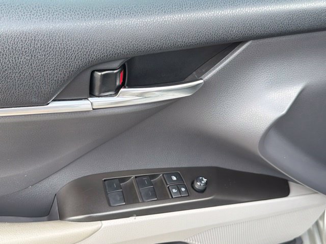 Used 2023 Toyota Camry SE FWD image 18