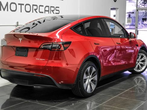 Used 2023 Tesla Model Y AWD image 9