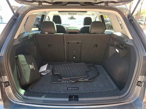 Certified 2025 Volkswagen Taos SE w/ Panoramic Sunroof Package image 30