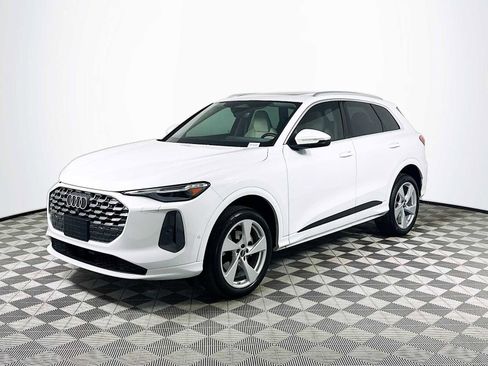 Certified 2025 Audi Q5 Premium Plus w/ Premium Plus image 3