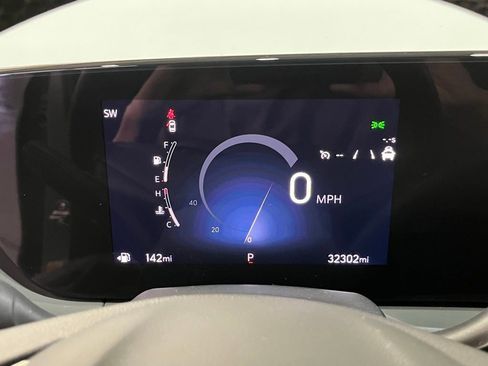 Used 2024 Buick Envista Sport Touring w/ Experience Buick Package FWD image 21