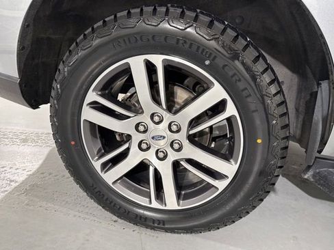 Used 2024 Ford Expedition Limited image 15