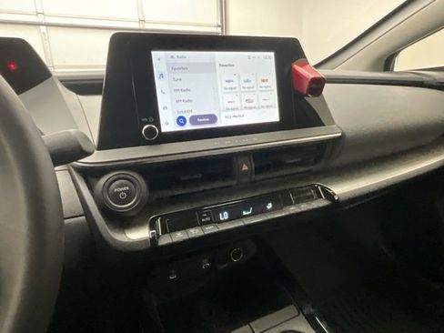 Used 2023 Toyota Prius LE image 10