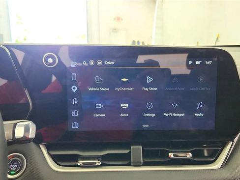 Used 2025 Chevrolet Equinox LT FWD image 24