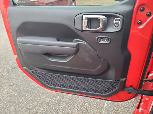 New 2025 Jeep Gladiator Willys image 13