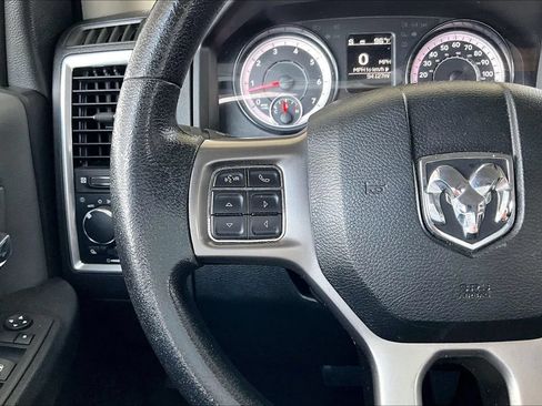 Used 2022 RAM 1500 Classic SLT RWD image 11
