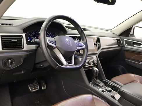 Used 2023 Volkswagen Atlas SEL Premium AWD/4WD image 6