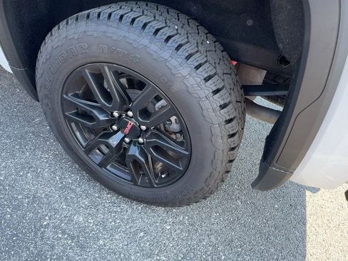Certified 2022 GMC Sierra 1500 Elevation w/ X31 Off-Road Package AWD/4WD image 7