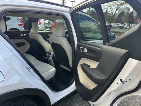 Used 2025 Volvo XC40 B5 Plus w/ Protection Package Premier image 13