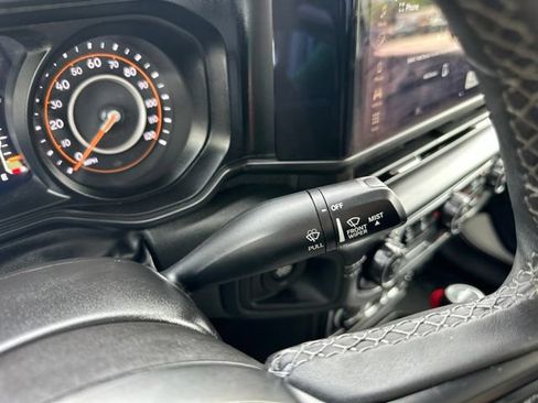 Certified 2025 Jeep Gladiator Sport AWD/4WD image 24