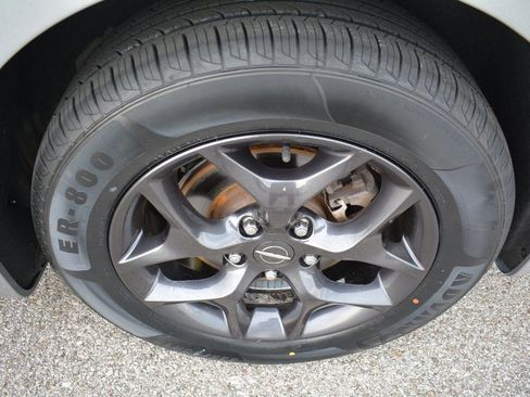 Used 2019 Chrysler Pacifica Touring-L Plus w/ Advanced Safetytec Group image 25