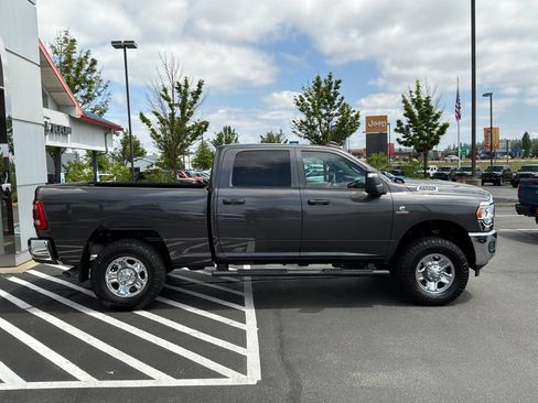 Certified 2024 RAM 2500 Tradesman w/ Chrome Appearance Group AWD/4WD image 13