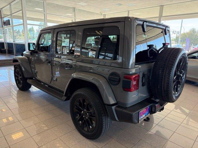 Used 2021 Jeep Wrangler Unlimited Sahara w/ Cold Weather Group AWD/4WD image 5
