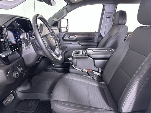 Used 2025 Chevrolet Silverado 2500 LT w/ Convenience Package image 20