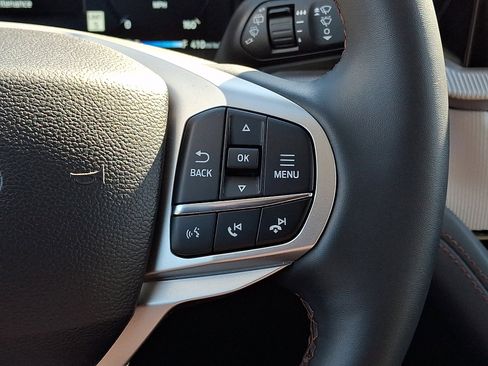 Certified 2025 Ford Explorer Active image 24