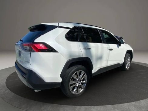 Used 2019 Toyota RAV4 Limited image 5